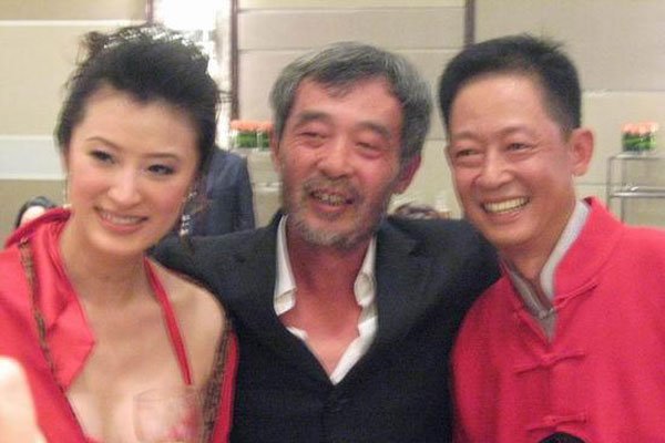 王志文个人资料简介简历 与徐帆分手后宠爱现任妻子十多年