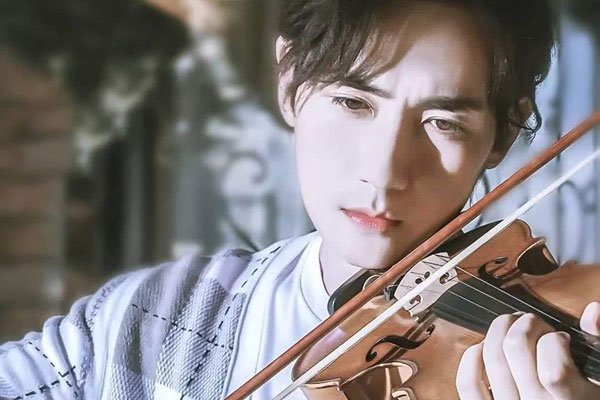 朱一龙删掉的微博内容 张馨予一结婚就删掉是不是有猫腻