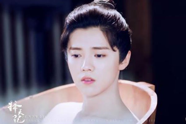陈小纭长得像鹿晗 尤其是她短发的时候行神俱佳