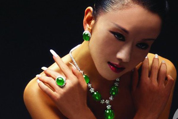 杨丽萍私生活糜烂吗 不生孩子的她还是一个女人吗