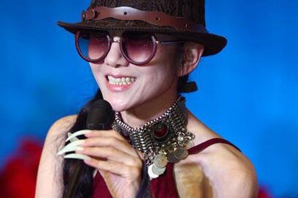 杨丽萍私生活糜烂吗 不生孩子的她还是一个女人吗