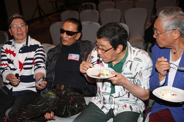 谢贤打曾江事件真相 谢霆锋爸爸也不能平白无故打人