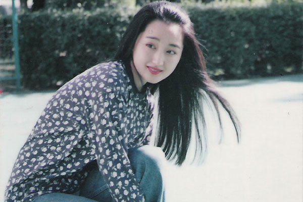 杨钰莹的红楼事件是怎么回事 泳装图片和走私犯关系匪浅