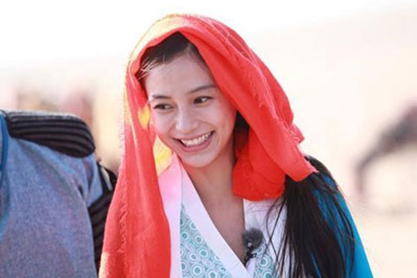 杨颖的胸有多大的照片 明摆着就是焦距效果还信