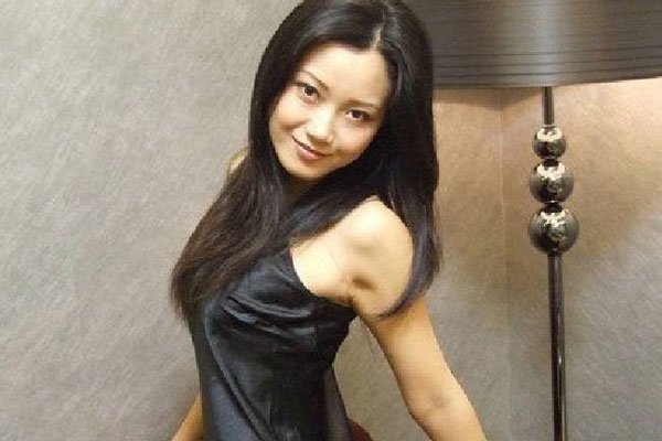 女裸体汤芳100种姿 长时间保持不动也不是谁都能做到的