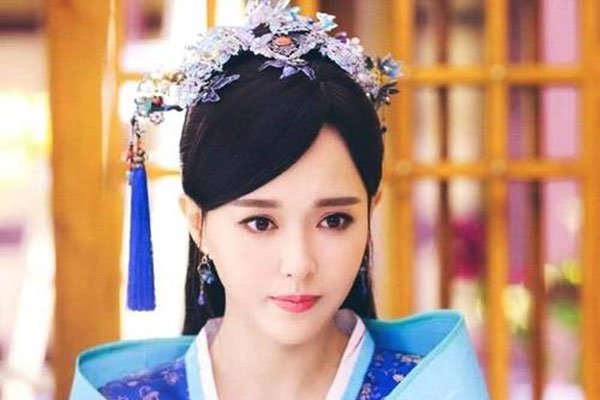 杨幂和唐嫣之间发生了什么 为什么关系变了翻脸原因