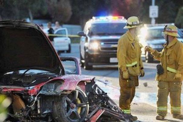 保罗沃克车祸事件是阴谋吗 没死只是毁容能当真吗