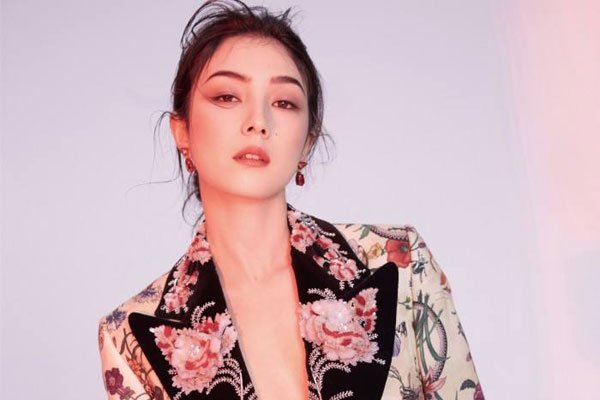 刘承羽攻守道露底照 马云看中的女子背景肯定硬