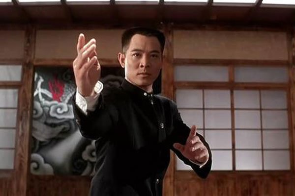 李连杰得了什么病 人家只不过老的点舆论就开始活跃起来