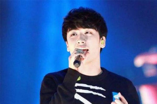 李胜利怎么了他们发生了什么 胜利曾在酒吧吸毒