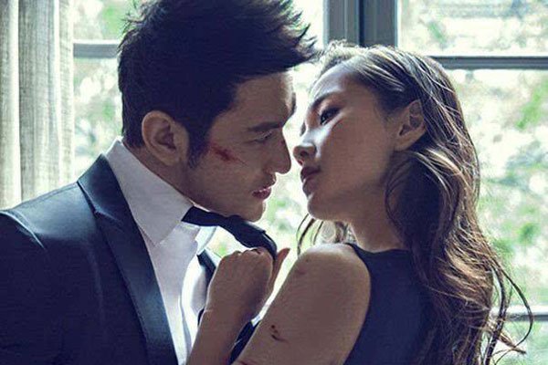 黄晓明亲杨颖的地方过程 昔日金童女玉也开始传婚变了