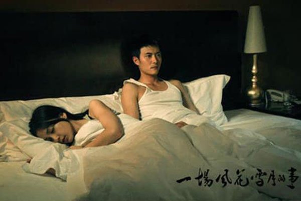 黄晓明亲杨颖的地方过程 昔日金童女玉也开始传婚变了
