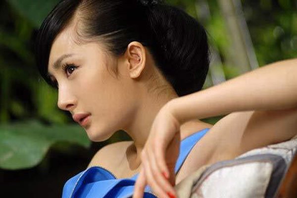 杨幂门无遮挡全图 仅仅只是像而已你看的是旁人