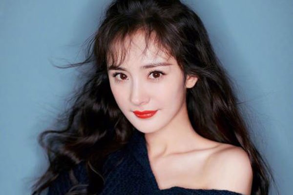 杨幂门无遮挡全图 仅仅只是像而已你看的是旁人