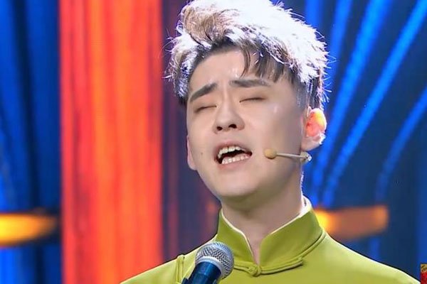 ������ǰŮ���ŷ��΢������ ̸ǰ�����ᱻ��������