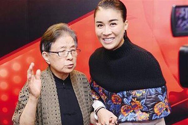 谷建芬和刘欢什么关系 谷建芬批评那英长狗脑子更偏爱谁