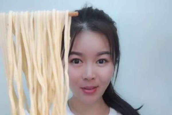 大胃王红姐催吐视频 吃的时候过瘾人后的悲催自己知道