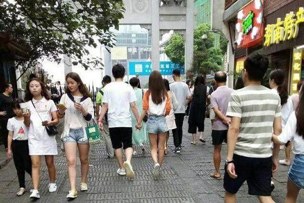 谭盐盐被谁爱过 与王思聪只有爱过了才会有装作不认识