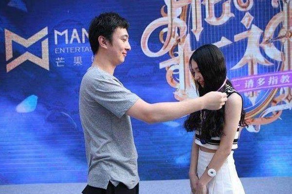 谭盐盐被谁爱过 与王思聪只有爱过了才会有装作不认识