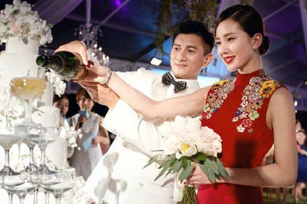 吴奇隆和刘诗诗什么时候离的婚 相隔多少岁好纠结