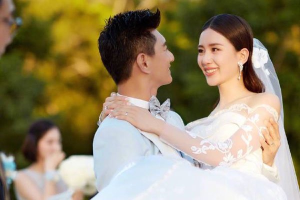 吴奇隆和刘诗诗什么时候离的婚 相隔多少岁好纠结