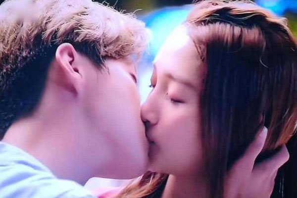 鹿晗私生活糜烂天涯 还不是他和关女友的事闹得