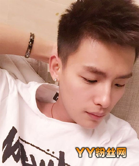 星动亚洲周文女友照片是谁 周文帅气个人资料微博身高背景揭秘