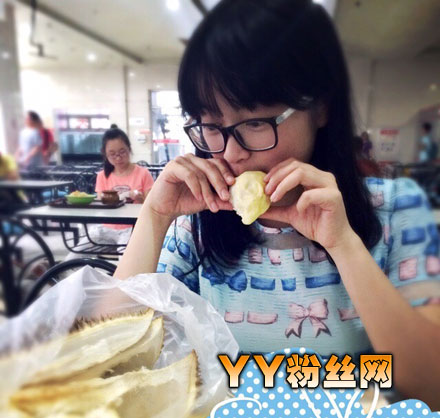 山西大学书霸卢虹任微博资料家庭背景 卢虹任女友童雪倩照片曝光