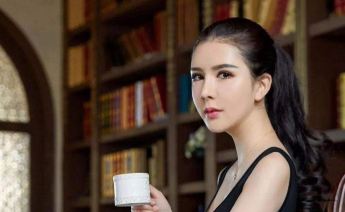 李丽莎世界杯圣光作品你懂的 李丽莎个人资料年龄