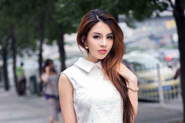 赵惟依个人资料三围 标签就是真人版的娜美