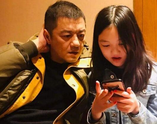 李亚鹏为什么欠那么多钱 被贵圈列入失信名单吗