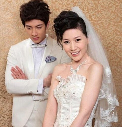 ����Ө�������� ����Ө��������18��ĳ���Ů��