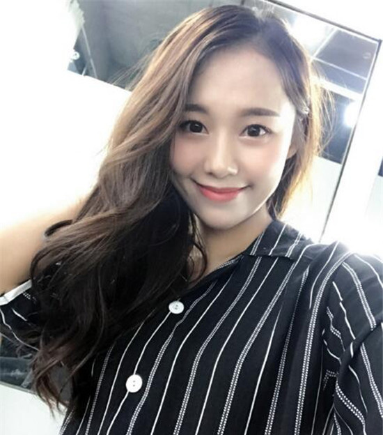 我叫欧拉小仙女微博是谁 周杰伦演唱会上小仙女