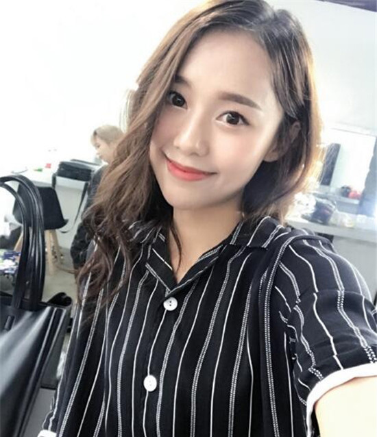 我叫欧拉小仙女微博是谁 周杰伦演唱会上小仙女