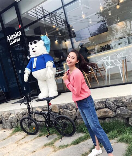 我叫欧拉小仙女微博是谁 周杰伦演唱会上小仙女