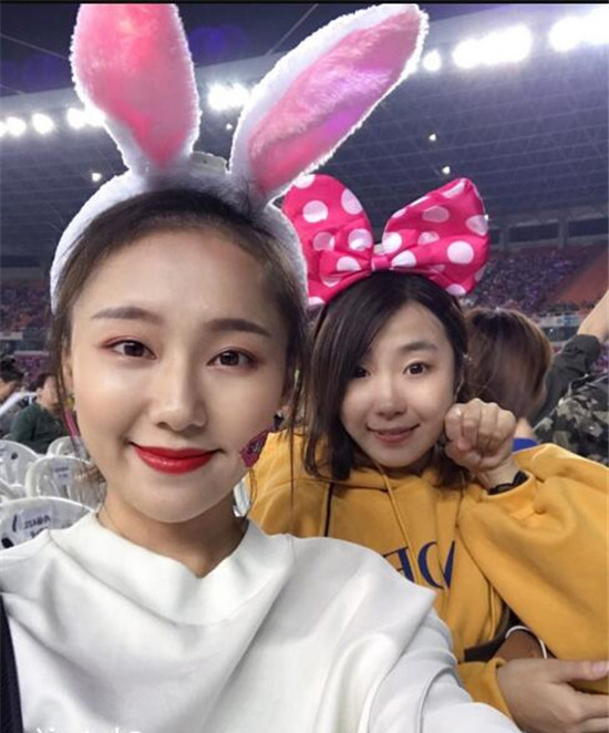 我叫欧拉小仙女微博是谁 周杰伦演唱会上小仙女
