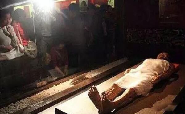 马王堆女尸为什么张嘴 马王堆女尸刚出土照片是谁