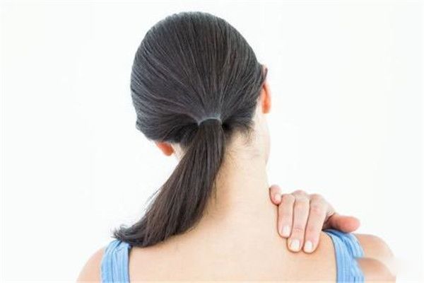 落枕脖子痛怎么快速恢复 落枕了30秒自愈方法