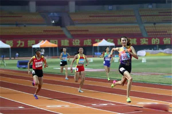 Ů��4x100�׽����������¼�Ƕ��� ���������ھ����ĸ�����