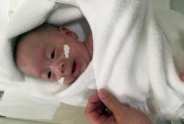 你知道世界上最小的小男孩吗 世界最小男婴体重多少
