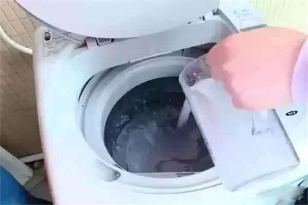 洗衣机怎么清洗里面的脏东西怎么弄干净 怎样清理洗衣机内部的污垢