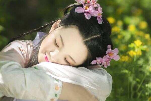 豆蔻年华的意思 豆蔻年华指女子多少岁,豆蔻的来历