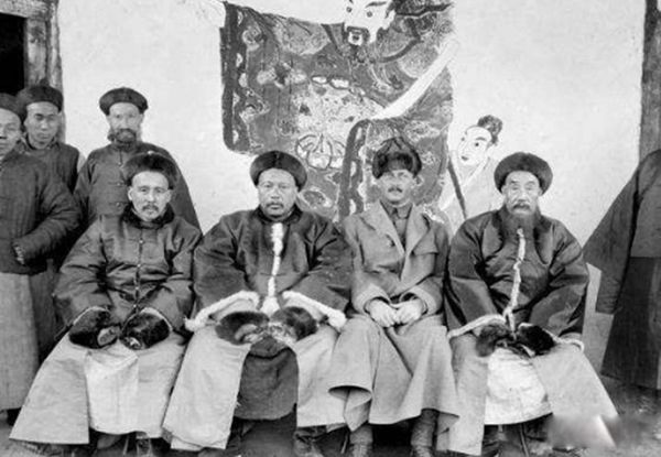入侵新疆的阿古柏简介 阿古柏身世复杂是哪个国家的