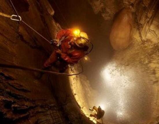 ��³���������еײ��� �޵׶���³��������Ѩ�ж���