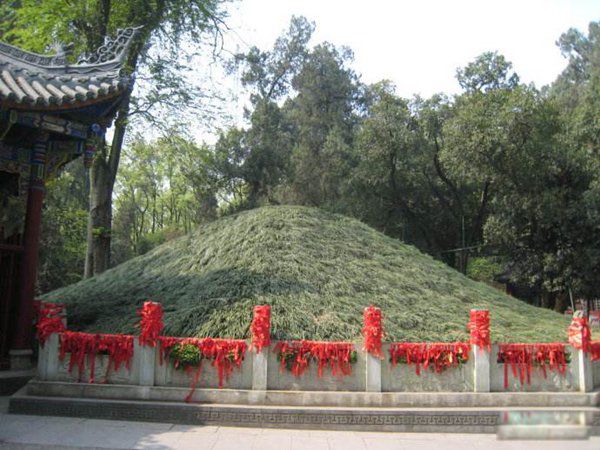 诸葛亮墓找到了吗?在哪里了 诸葛亮墓为何无人敢盗呢