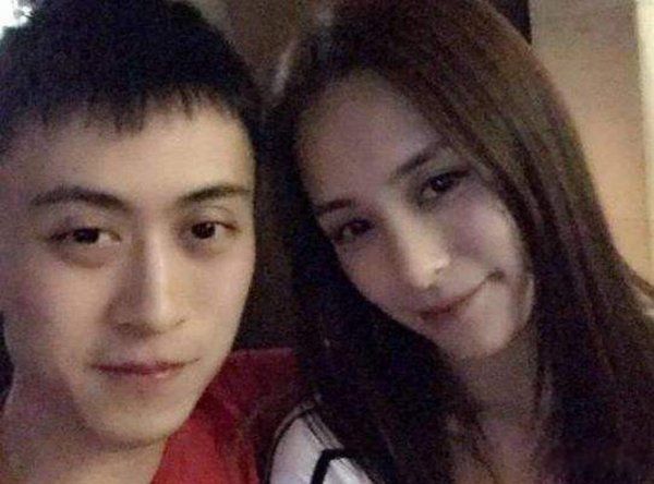 秦奋和王思聪什么关系 2014年上海保时捷918的亚洲首撞事件