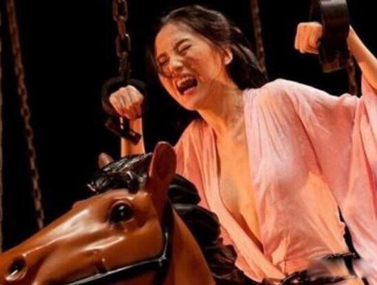 笑刑挠脚心是怎么回事 欧洲笑刑是一种怎样的刑罚