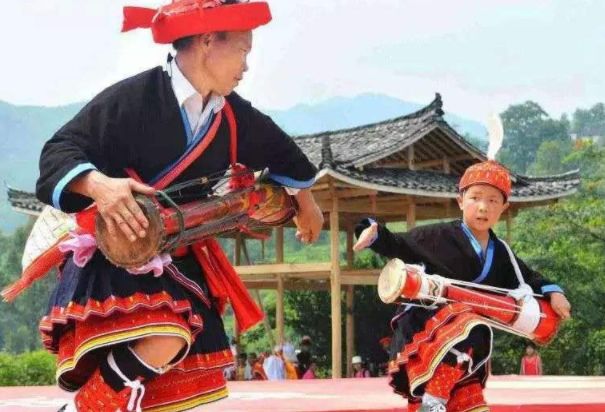 长鼓舞是哪个民族的舞蹈 是中国少数民族谁的舞蹈