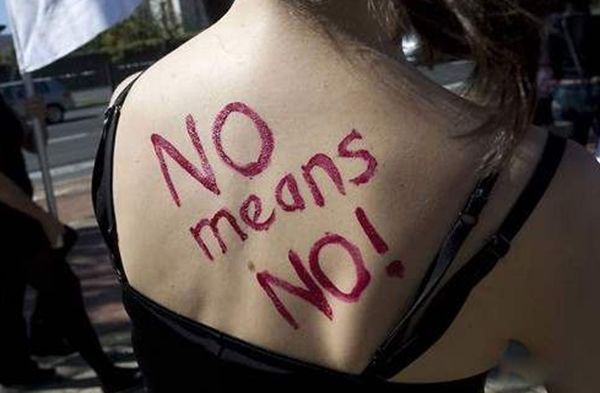 全球强奸案最多国家排名前十名 印度女性为防身在身上放别针