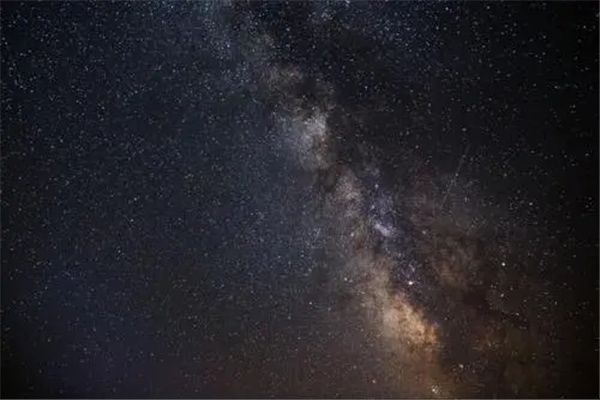 银河系恒星数量有多少 银河系离地球有多少光年